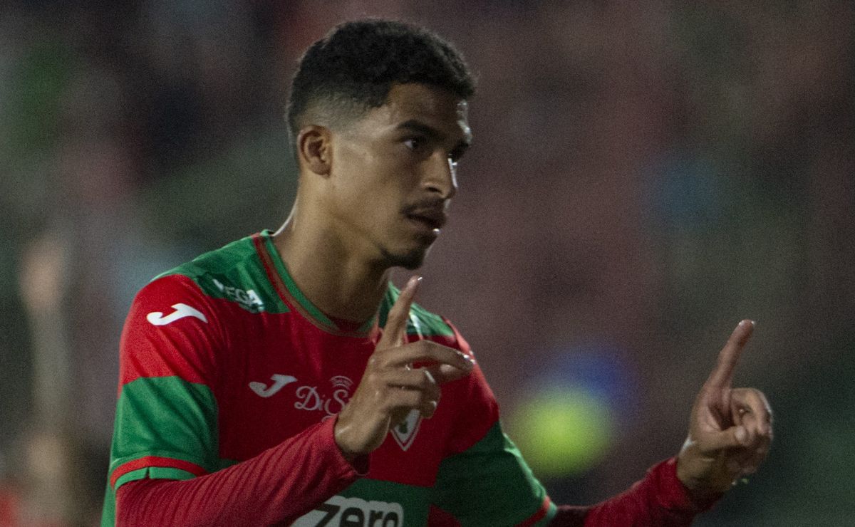 Corinthians quer passar por cima do Vitória e avançar na contratação do atacante Renê, da Portuguesa