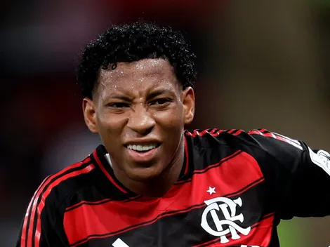 Plata levou mulher para concentração no Flamengo, segundo jornal