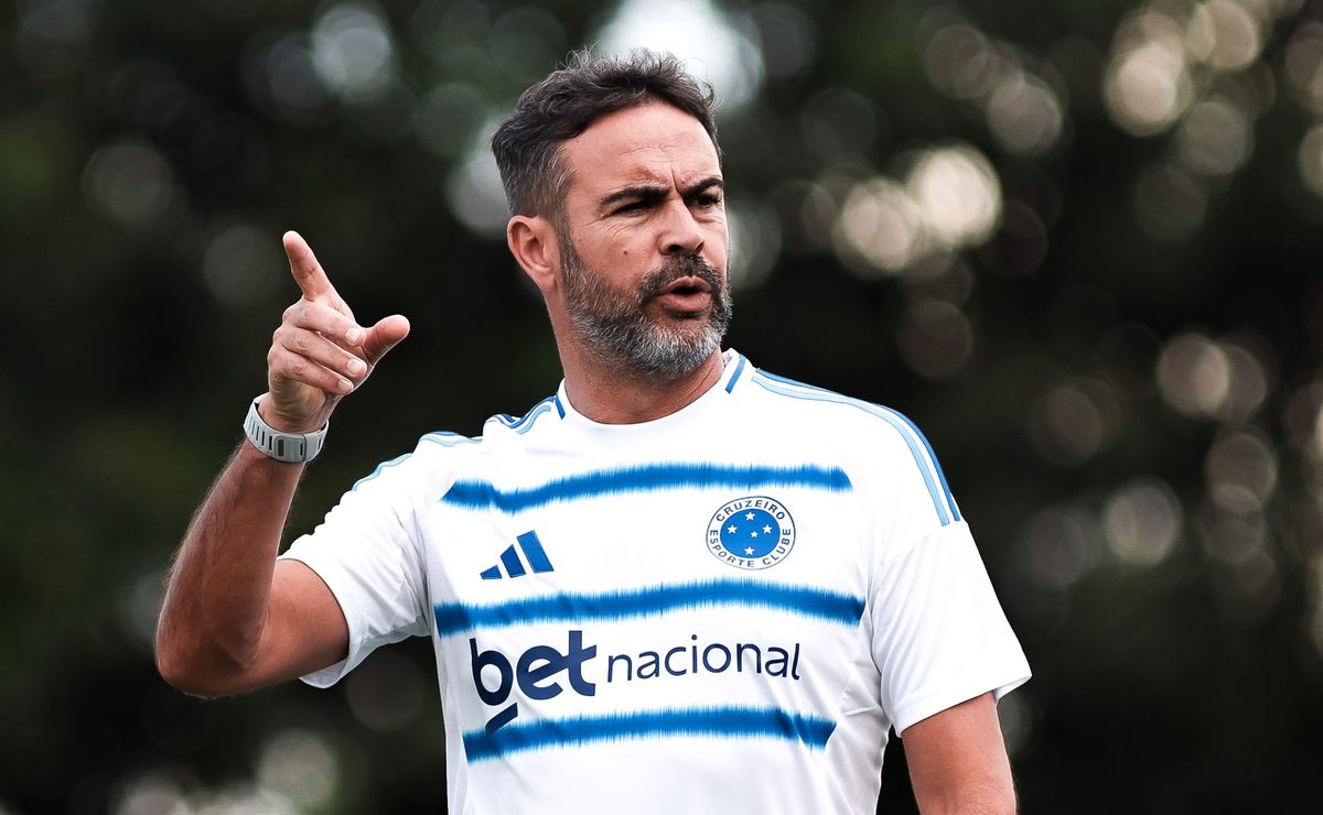 Cruzeiro pressiona Artur Jorge por reação e cobra evolução de Gerson e reforços