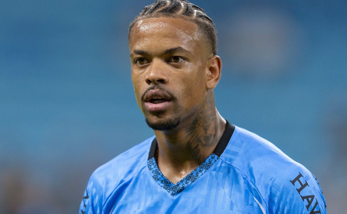 Grêmio descarta contratação de novo lateral e vai insistir em Caio Paulista, afirma repórter