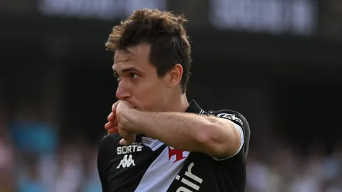 - Lucas Piton, jogador do Vasco.