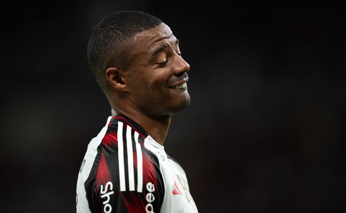 Flamengo avalia vender Ayrton Lucas, De La Cruz e mais três nomes no meio do ano