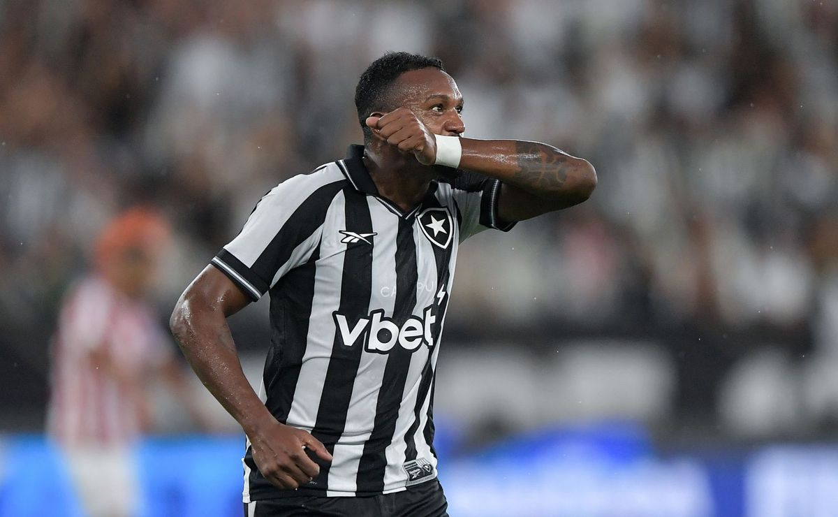 Reforços do Botafogo ainda não engrenam e clube encerra janela com dúvidas no elenco