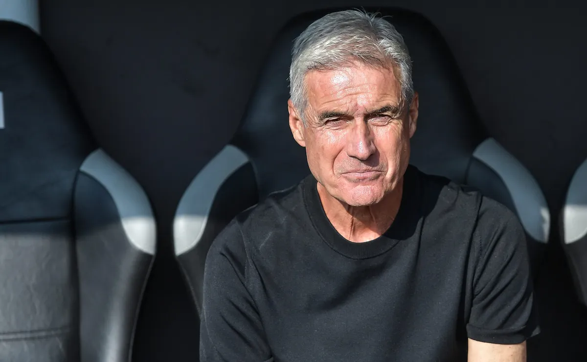 Grêmio afasta atacante de 17 anos, Roger, por conduta inadequada no clube