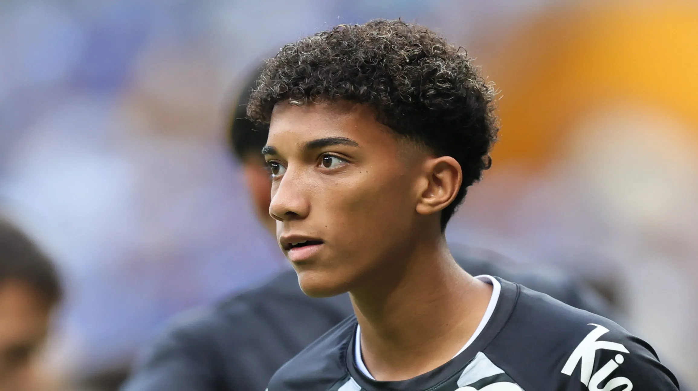 Foto: Gilson Lobo/AGIF – Camisa 7 do Santos durante aquecimento antes do duelo contra o Cruzeiro.