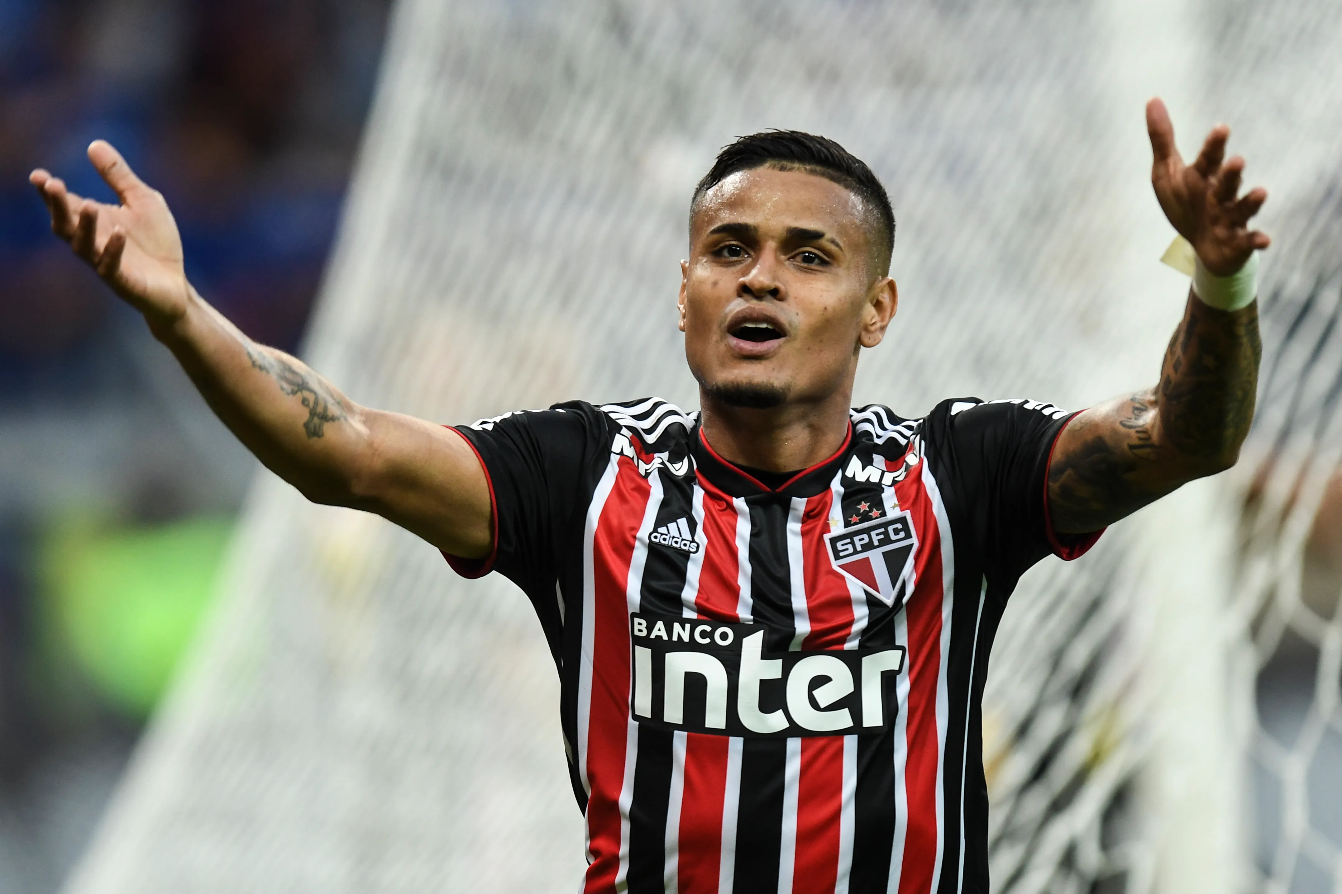 Everton Cardoso - livre no mercado