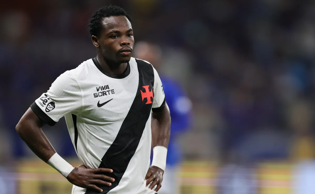 Renato Gaúcho busca soluções para substituir Andrés Gómez em duelo do Vasco contra o Coritiba