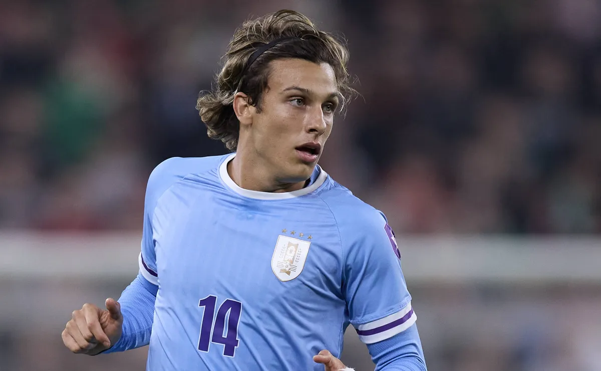 Canobbio, do Flu, treina como titular e deve iniciar com Uruguai contra a Inglaterra em Wembley