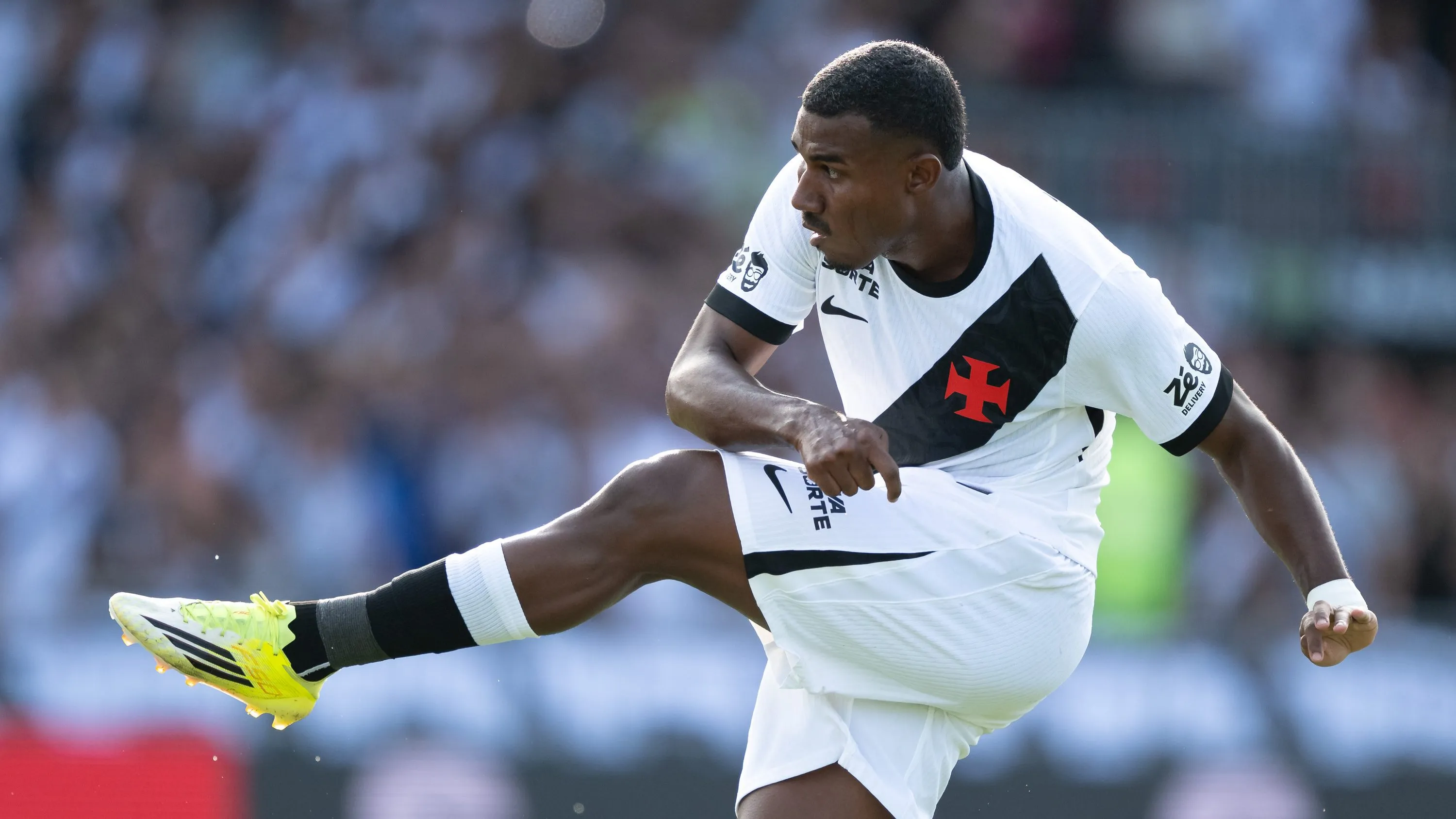 Cuiabano chama a atenção de europeus - Foto: Jorge Rodrigues/AGIF.