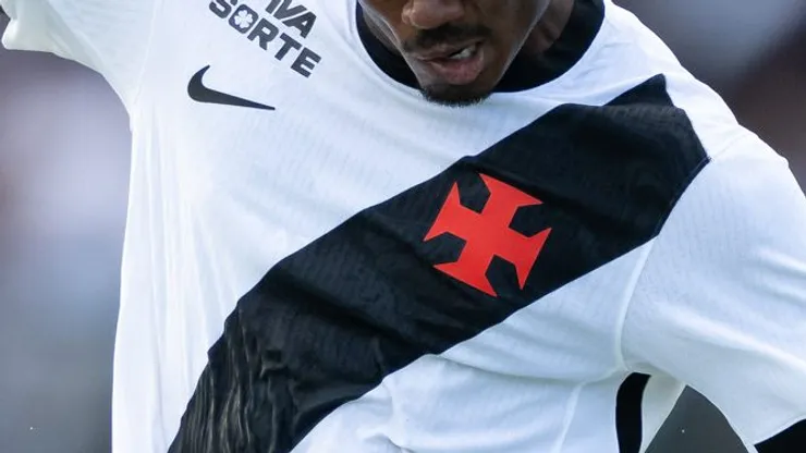 Cuiabano jogador do Vasco durante partida contra o Gremio no estadio Sao Januario pelo campeonato Brasileiro A 2026. Foto: Jorge Rodrigues/AGIF