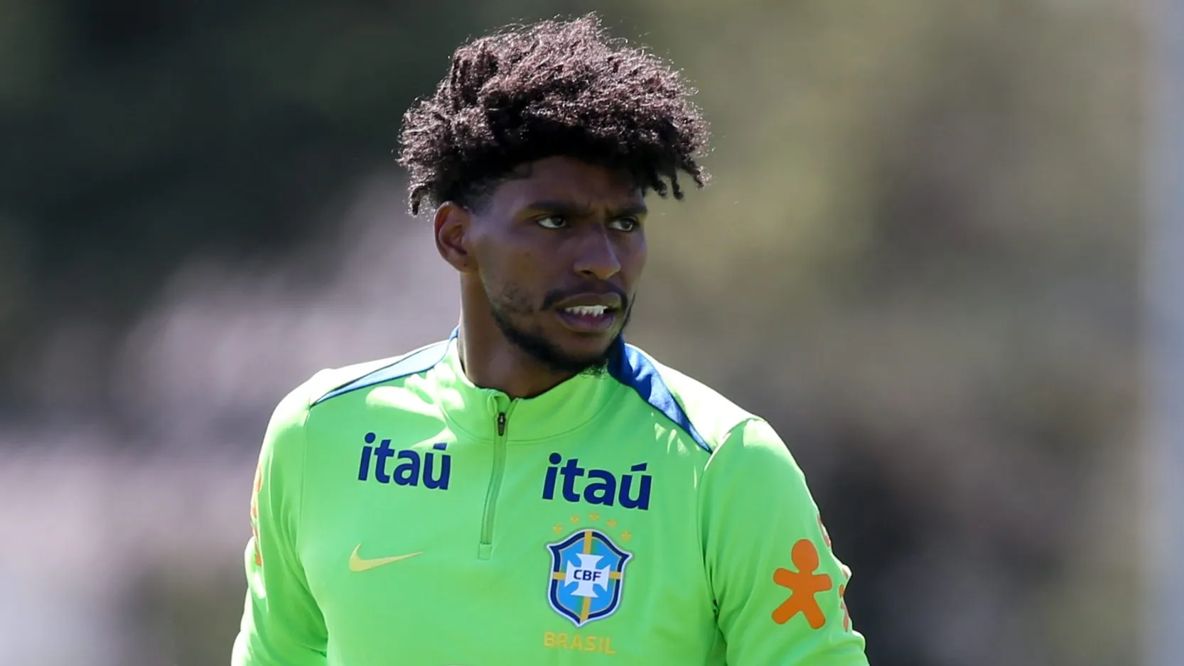 Hugo Souza goleiro da Seleção Brasileira durante treino na Granja Comary em Teresópolis. Foto: Marlon Costa/AGIF