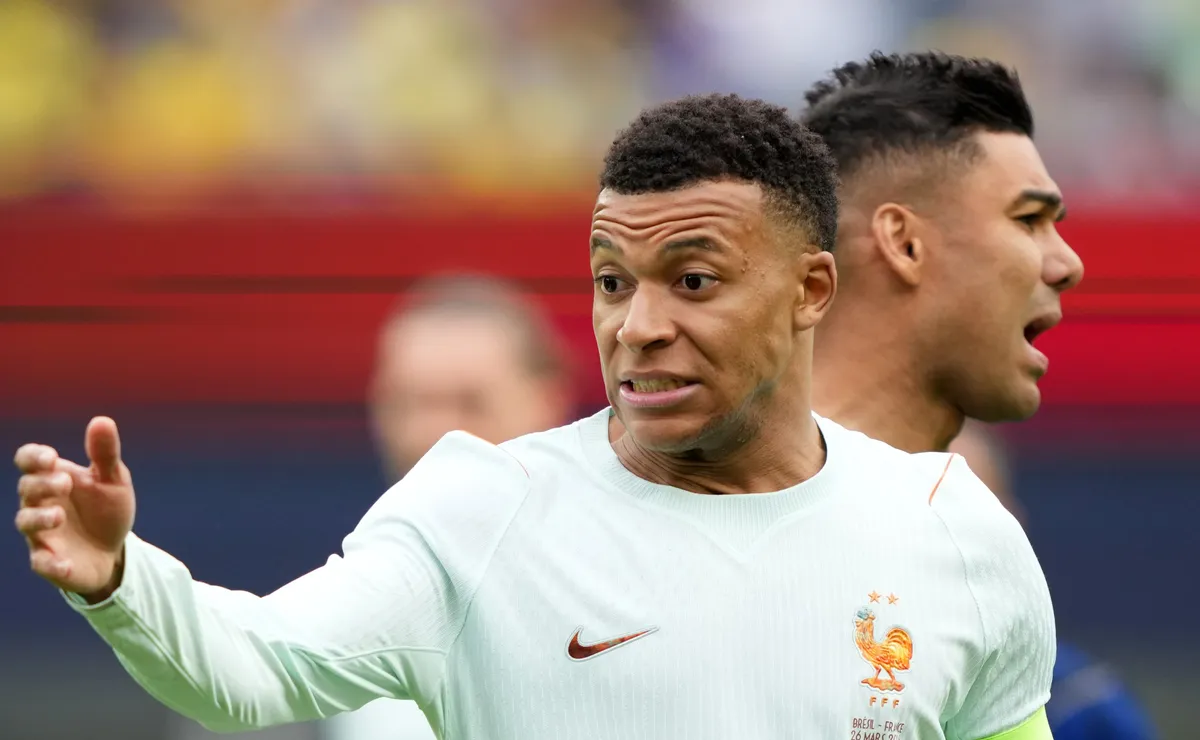 Mbappé marca golaço contra Seleção Brasileira e Denílson aponta erro de Casemiro: “Giro equivocado”