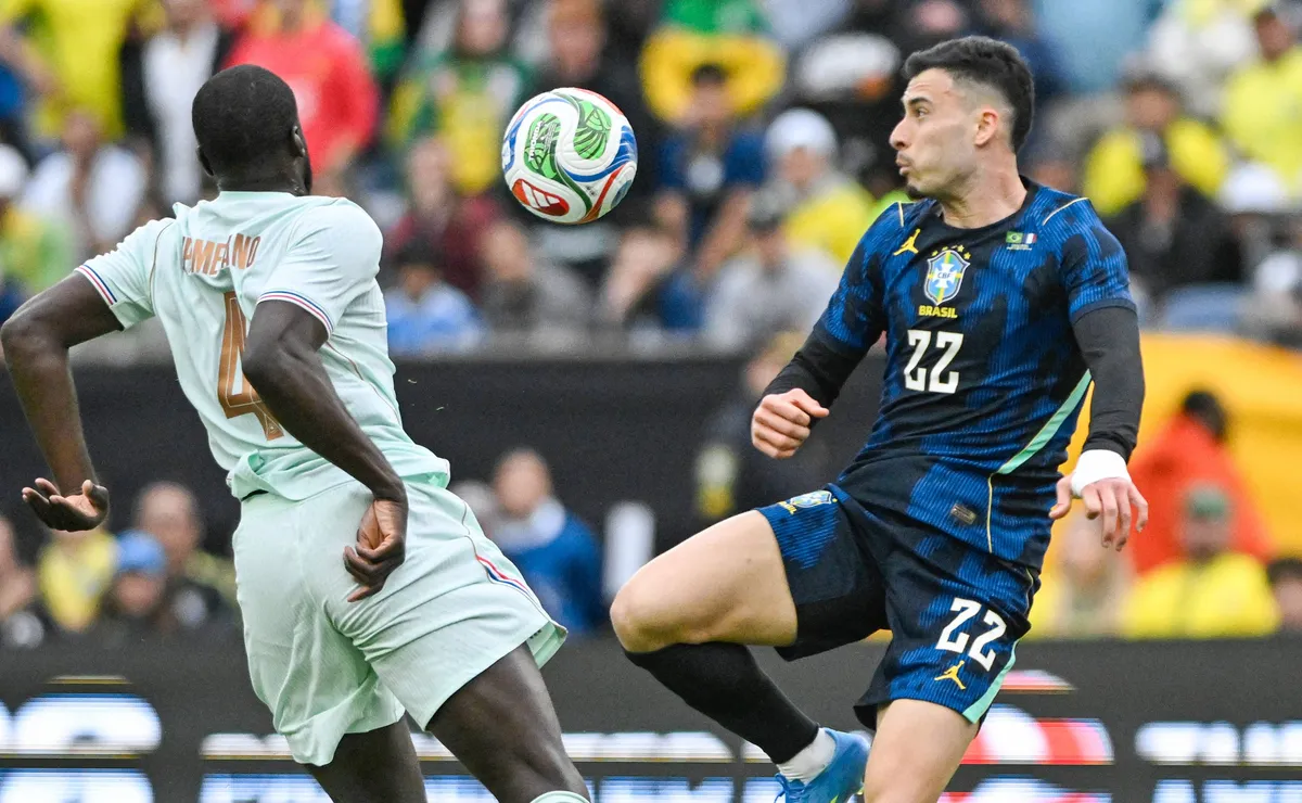Martinelli acerta belo chute e quase marca golaço no primeiro tempo de Brasil x França; assista