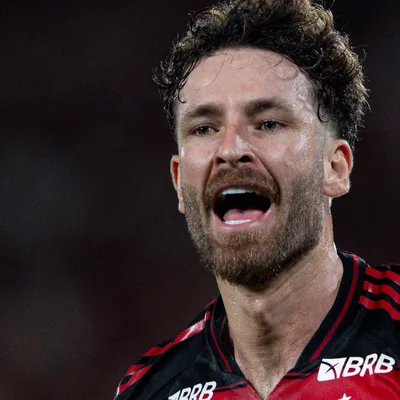 Léo Pereira é elogiado por Ancelotti após estreia na Seleção Brasileira