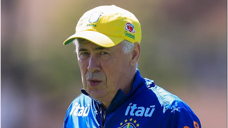 Carlo Ancelotti técnico da Seleção Brasileira durante treinamento