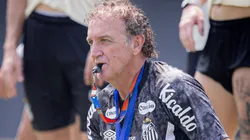 Cuca durante treinamento realizado no CT Rei Pelé