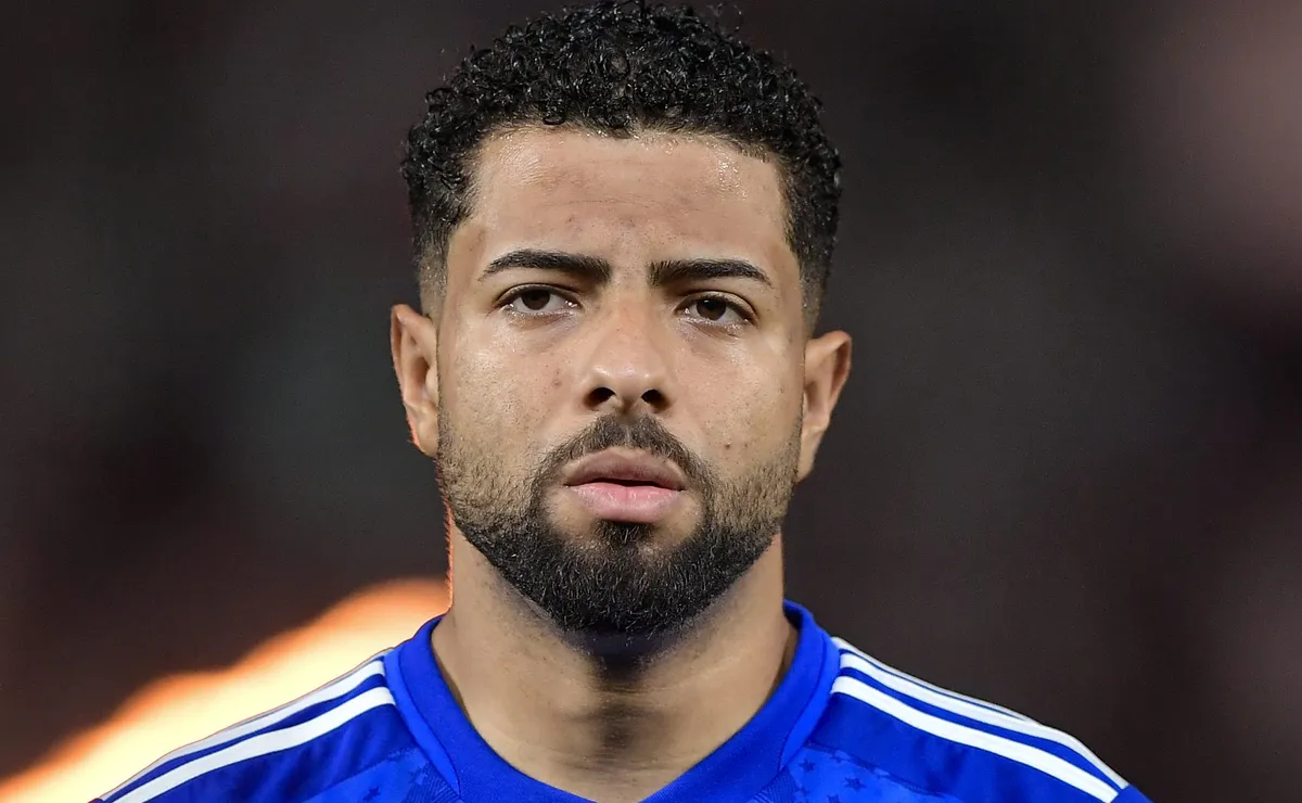 Internacional corre contra o tempo para garantir contratação de João Marcelo antes do encerramento do prazo