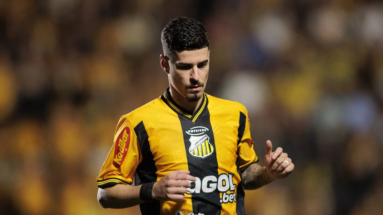 Rômulo, alvo do Fluminense. Foto: Vinicius Silva/AGIF