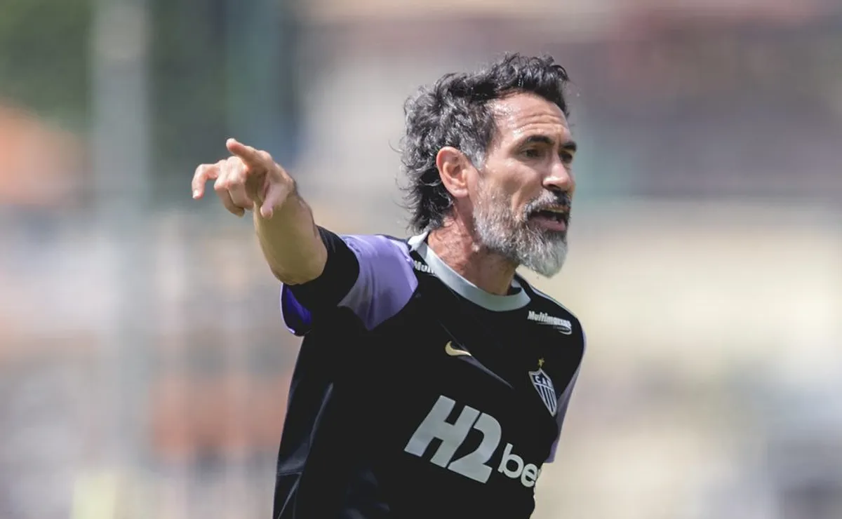 Data FIFA deve provocar mudança de Domínguez no sistema defensivo do Atlético-MG