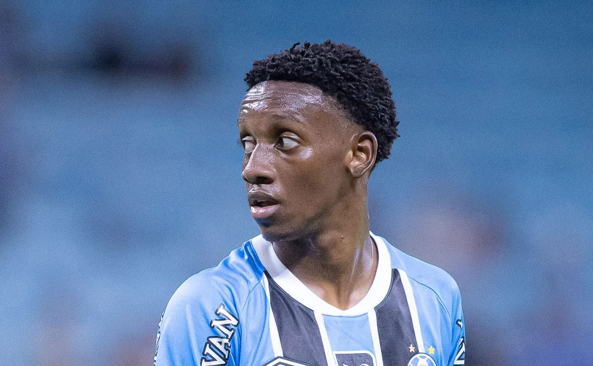 Gabriel Mec está na mira do Liverpool e propostas podem chegar para o Grêmio em julho