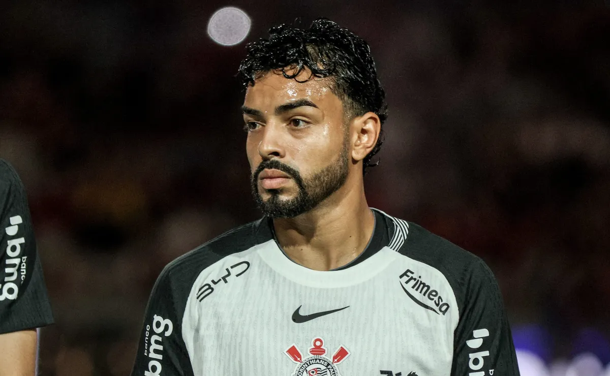 Matheus Bidu, do Corinthians, lidera ranking entre laterais no Brasileirão com números impressionantes