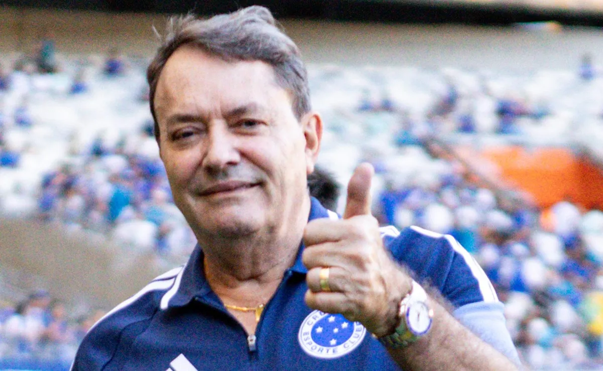 Pedrinho BH justifica novo contrato de Artur Jorge no Cruzeiro: “Alicerce para trabalhar”