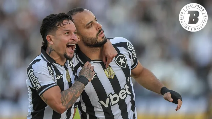 Artur (à esquerda), do Botafogo, virou alvo do Santos no fim da janela doméstica de contratações no Brasil - Foto: Thiago Ribeiro/AGIF