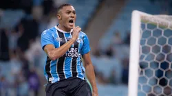 Carlos Vinícius é o destaque do Grêmio. Foto: Maxi Franzoi/AGIF