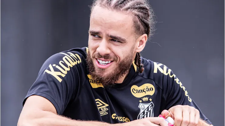 Jogador deixou a desejar no Santos - Foto: Raul Baretta/Santos FC.