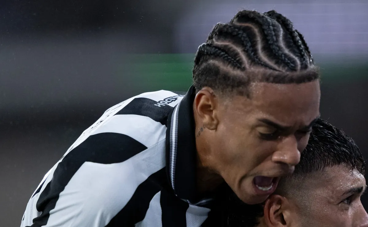 Cuca indica e Santos encaminha contratação de Newton, do Botafogo, por R$ 21 milhões