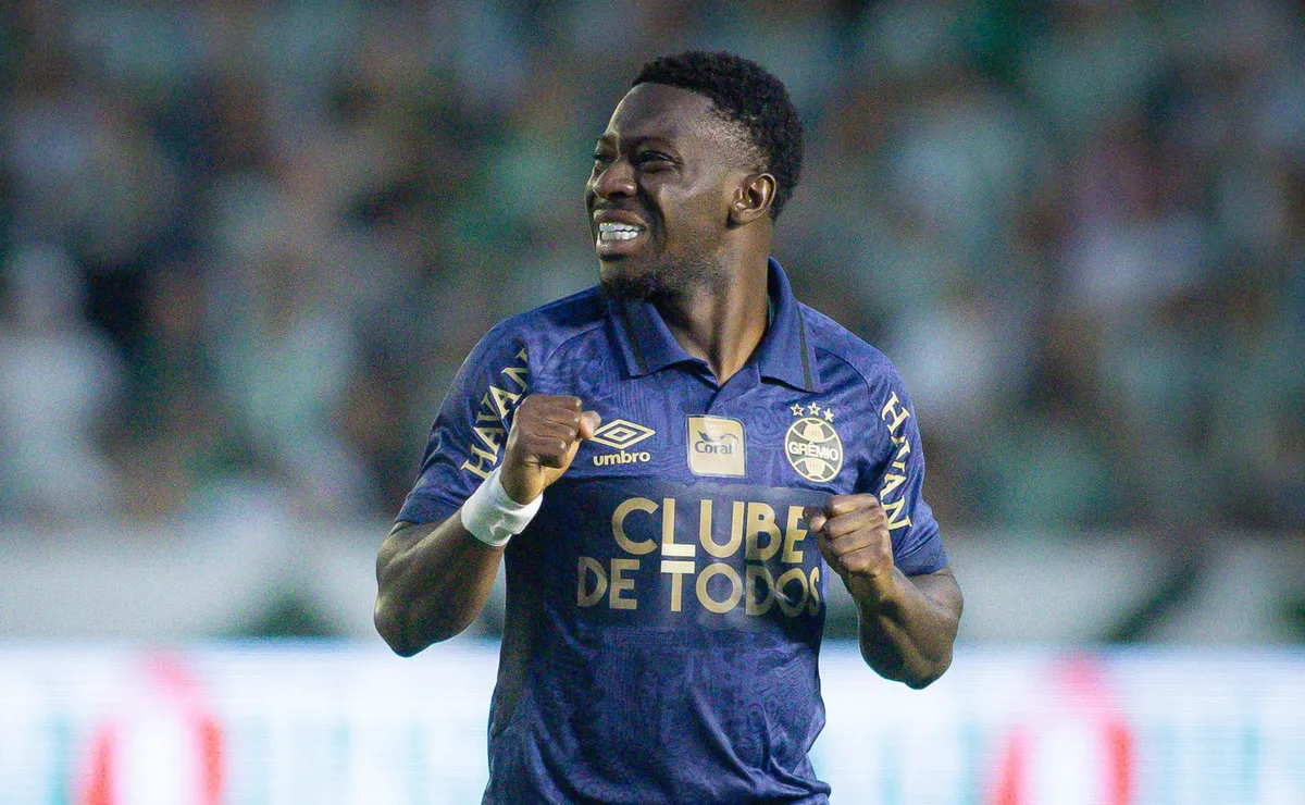 Atacante do Grêmio, Francis Amuzu é ausência na convocação de Gana e pode ficar de fora da Copa