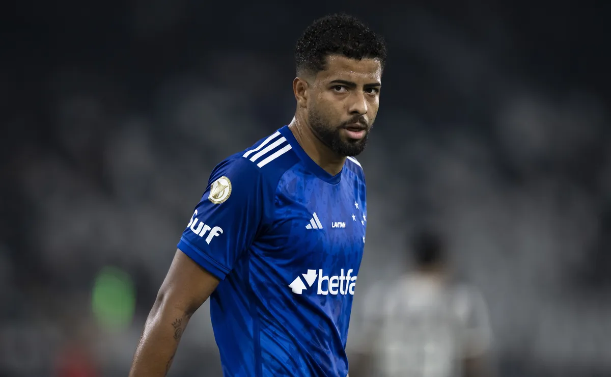 Artur Jorge veta a saída de João Marcelo do Cruzeiro; zagueir não será reforço do Internacional