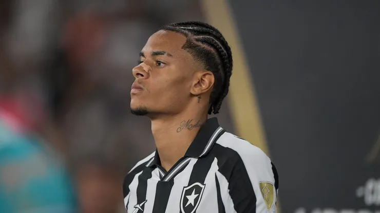 Newton em partida pelo Botafogo