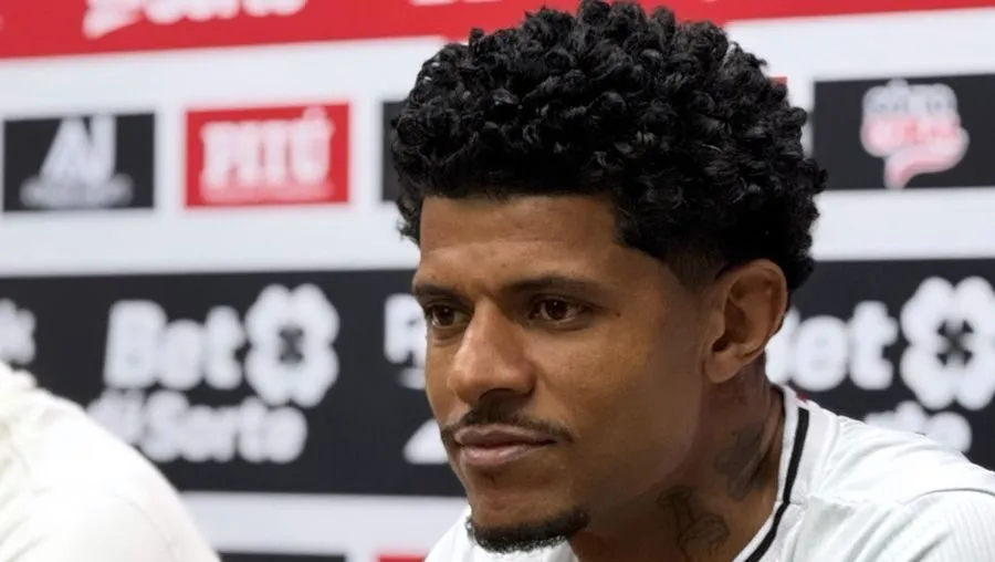 Tiago Marques em apresentação no Santa Cruz – Foto: Reprodução/Santa Cruz