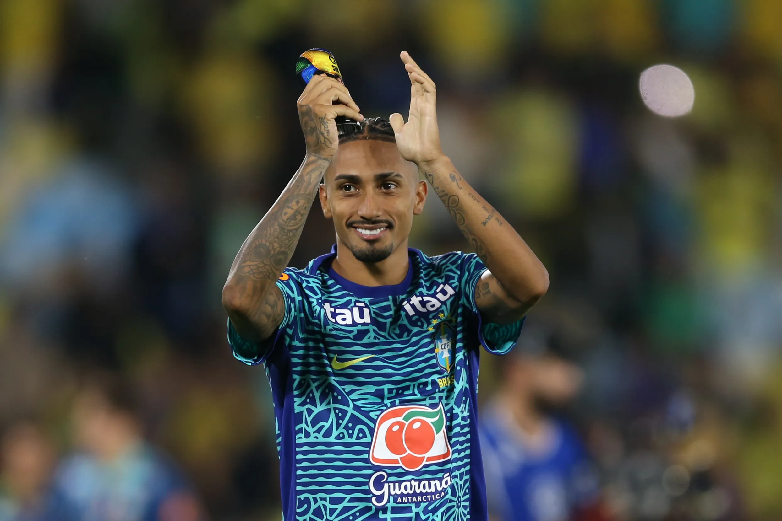 Raphinha jogou apenas 45 minutos contra a França. Foto: Marlon Costa/AGIF