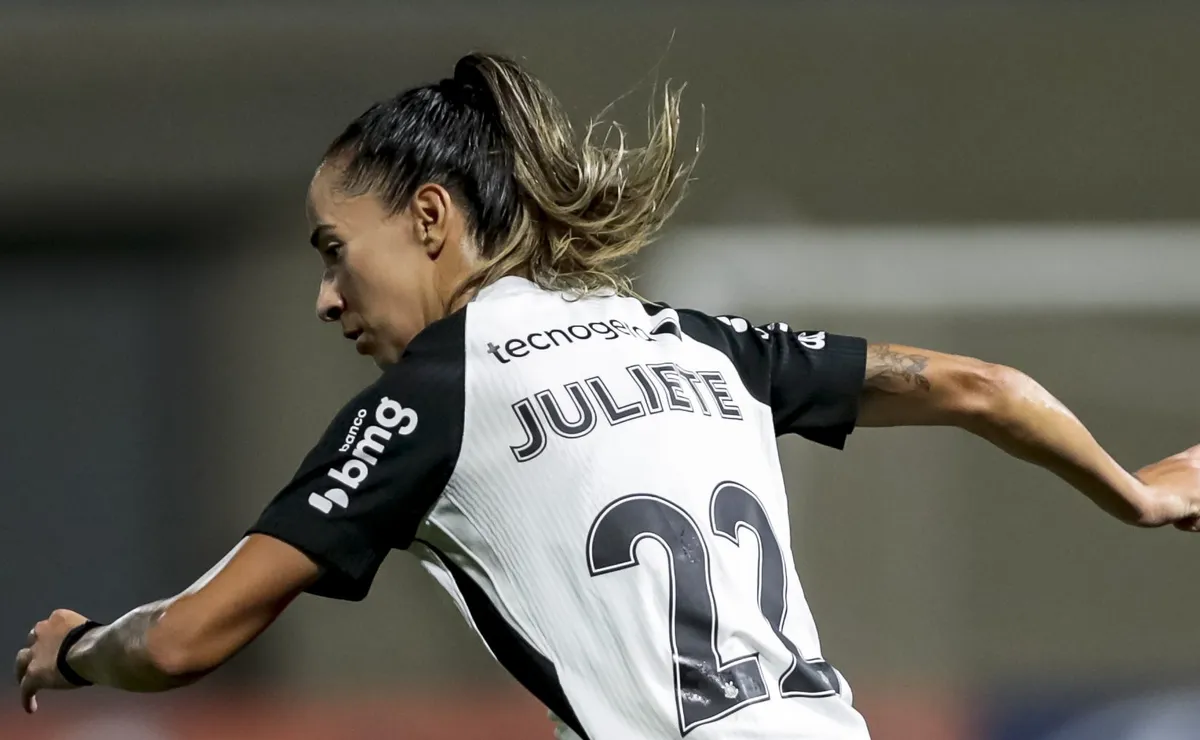 Corinthians domina o Botafogo, vence fora de casa e sobe para o G4 do Brasileirão Feminino