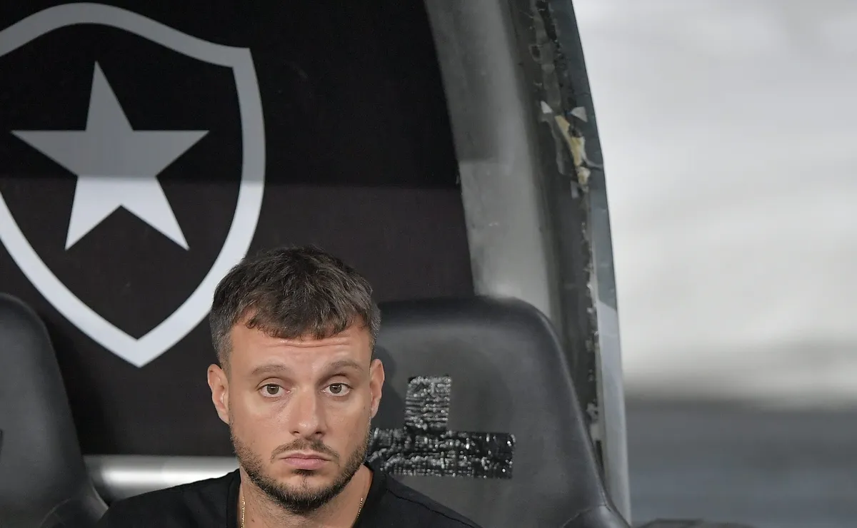 Martín Anselmi acumula fortuna em indenizações após saídas de FC Porto e Botafogo