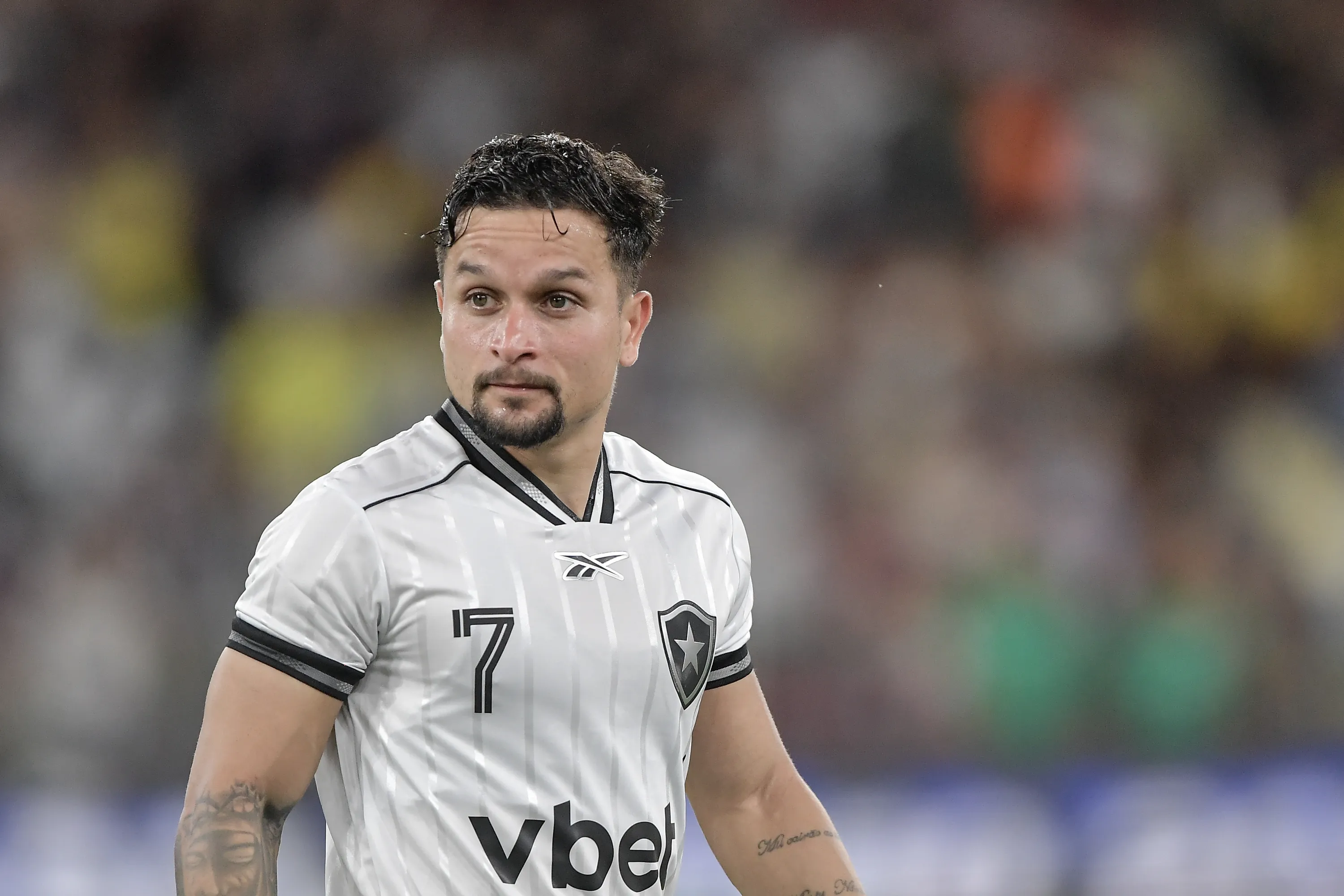 RJ – RIO DE JANEIRO – 12/02/2026 – BRASILEIRO A 2026, FLUMINENSE X BOTAFOGO – Artur jogador do Botafogo durante partida contra o Fluminense no estadio Maracana pelo campeonato Brasileiro A 2026. Foto: Thiago Ribeiro/AGIF