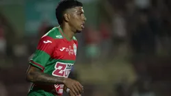 Maceió, da Portuguesa, foi alvo do Vasco na janela doméstica - Foto: Anderson Romão/AGIF