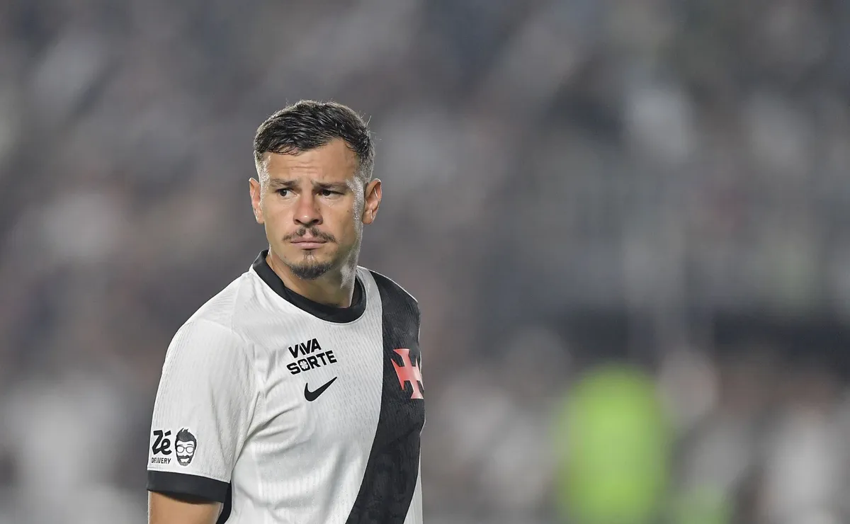 Hugo Moura ganha espaço com Renato e tenta redefinir futuro no Vasco