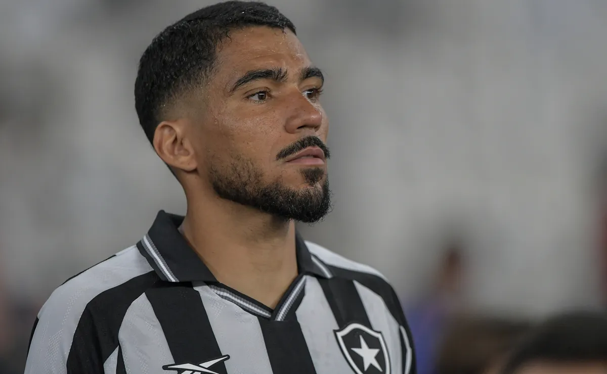 Escalação do Botafogo: Allan e Cristian Medina devem ser titulares contra o Athletico-PR