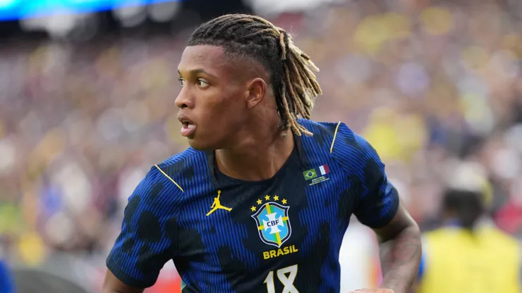 Danilo durante amistoso entre Brasil x França, em Boston