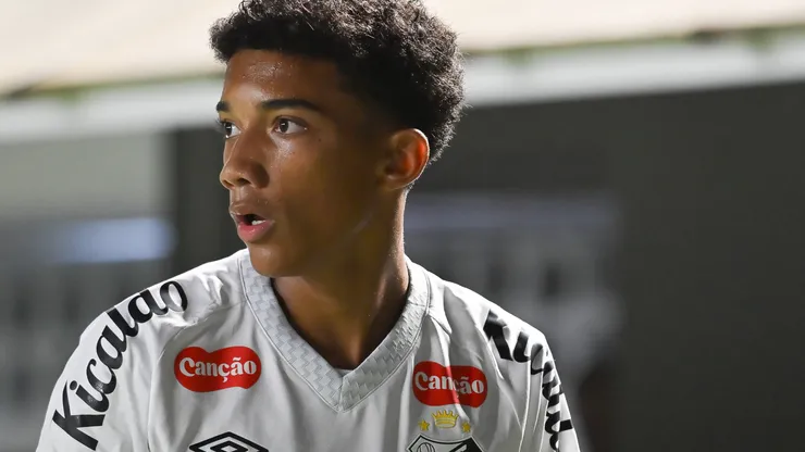 Robinho Jr. rasgou elogios a Cuca no Santos - Foto: Jota Erre/AGIF