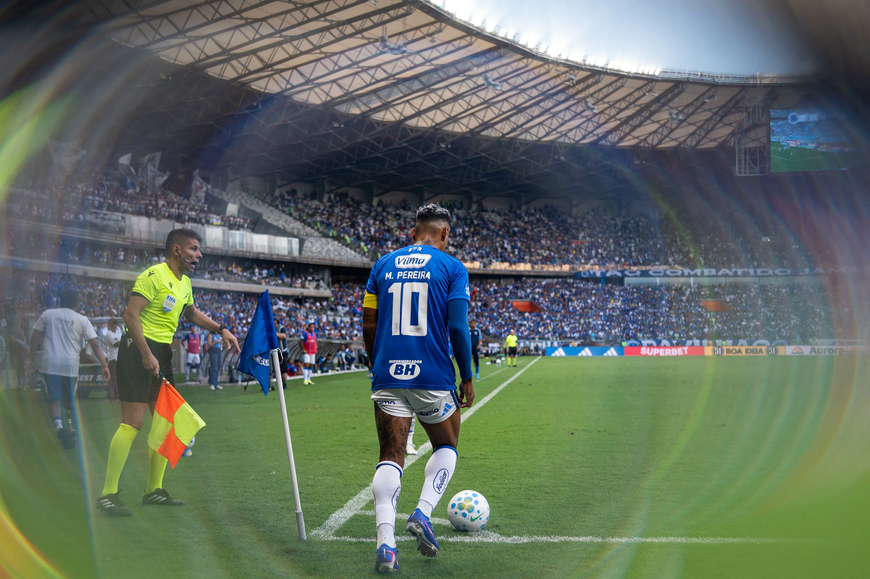 Matheus Pereira jogador do Cruzeiro durante partida contra o Santos no estadio Mineirao pelo campeonato Brasileiro A 2026. Foto: Alessandra Torres/AGIF