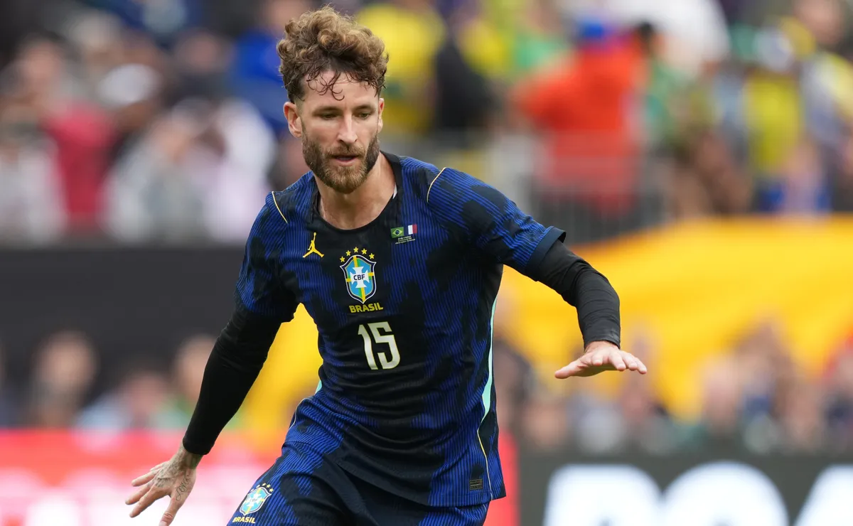 Léo Pereira exalta Danilo na Seleção Brasileira e destaca liderança dentro e fora de campo: “É importante”