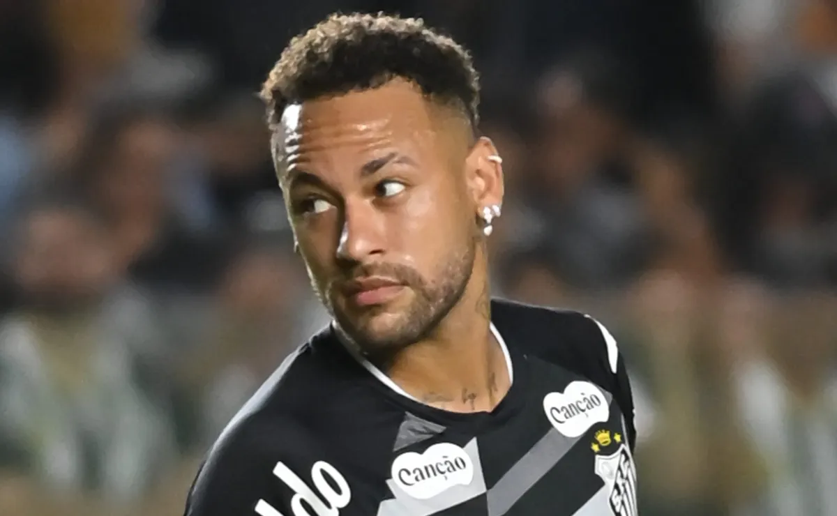Santos vê Neymar decisivo em jogo-treino e ganha ânimo para confronto diante do Remo