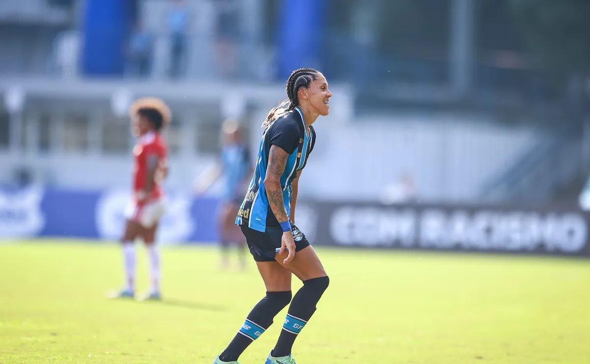 Em clássico quente, Grêmio bate Internacional e conquista primeira vitória no Brasileirão Feminino