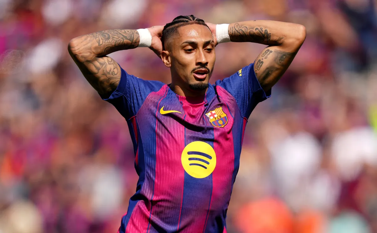 “Raiva monumental”: lesão de Raphinha gera revolta no Barcelona, diz jornal