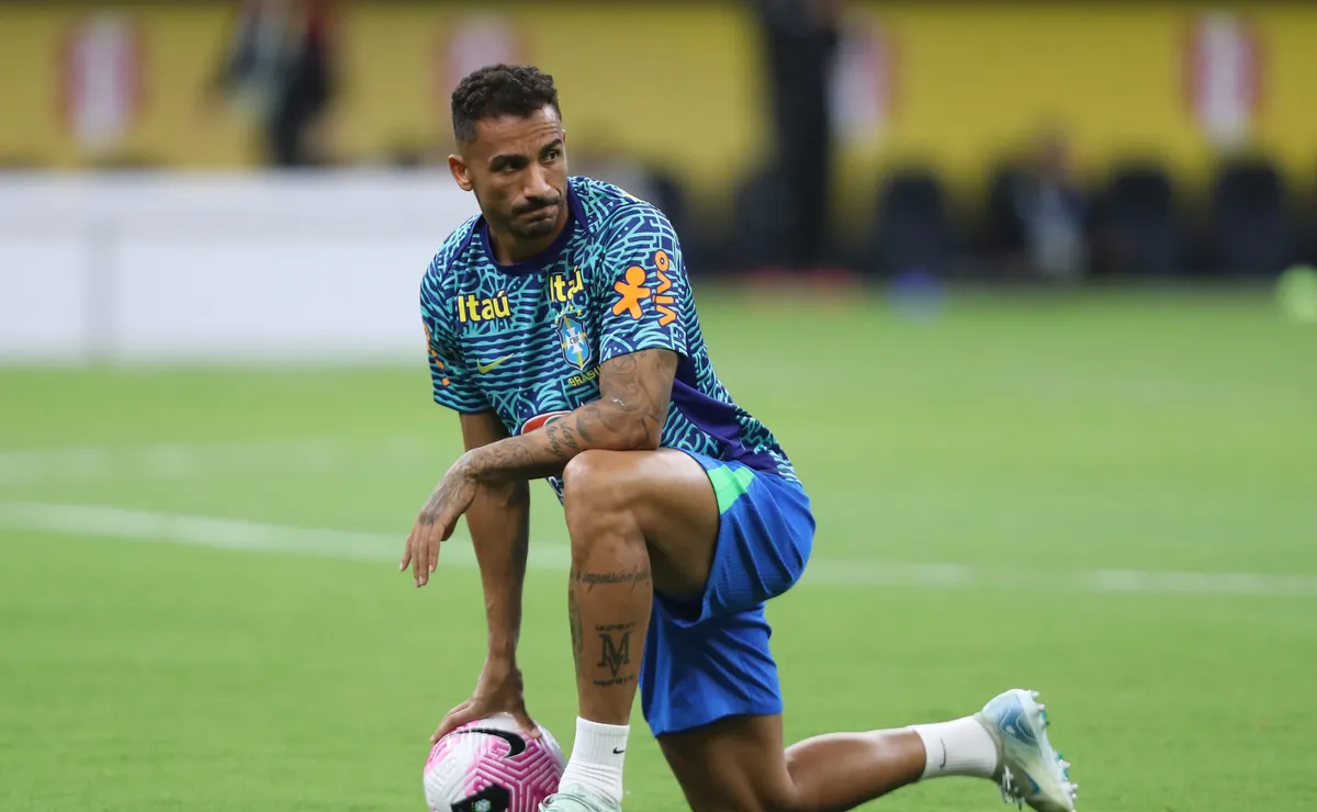 Ancelotti decide colocar Danilo na vaga de Wesley entre os titulares da Seleção Brasileira
