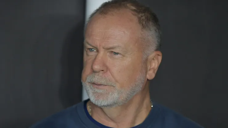 Mano Menezes estreia com derrota à frente da seleção peruana
